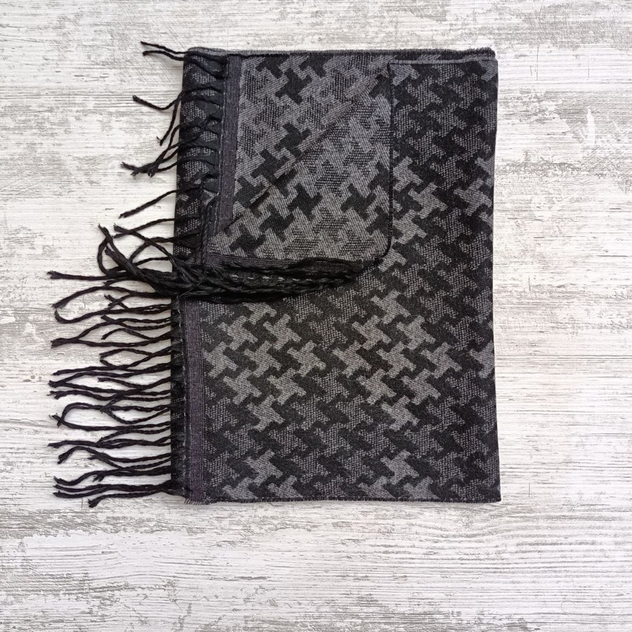 Men's Gray Star-Pattern Scarf