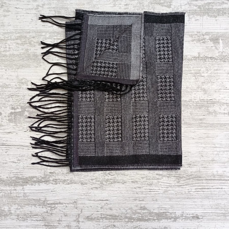 Men's Gray Houndstooth Scarf